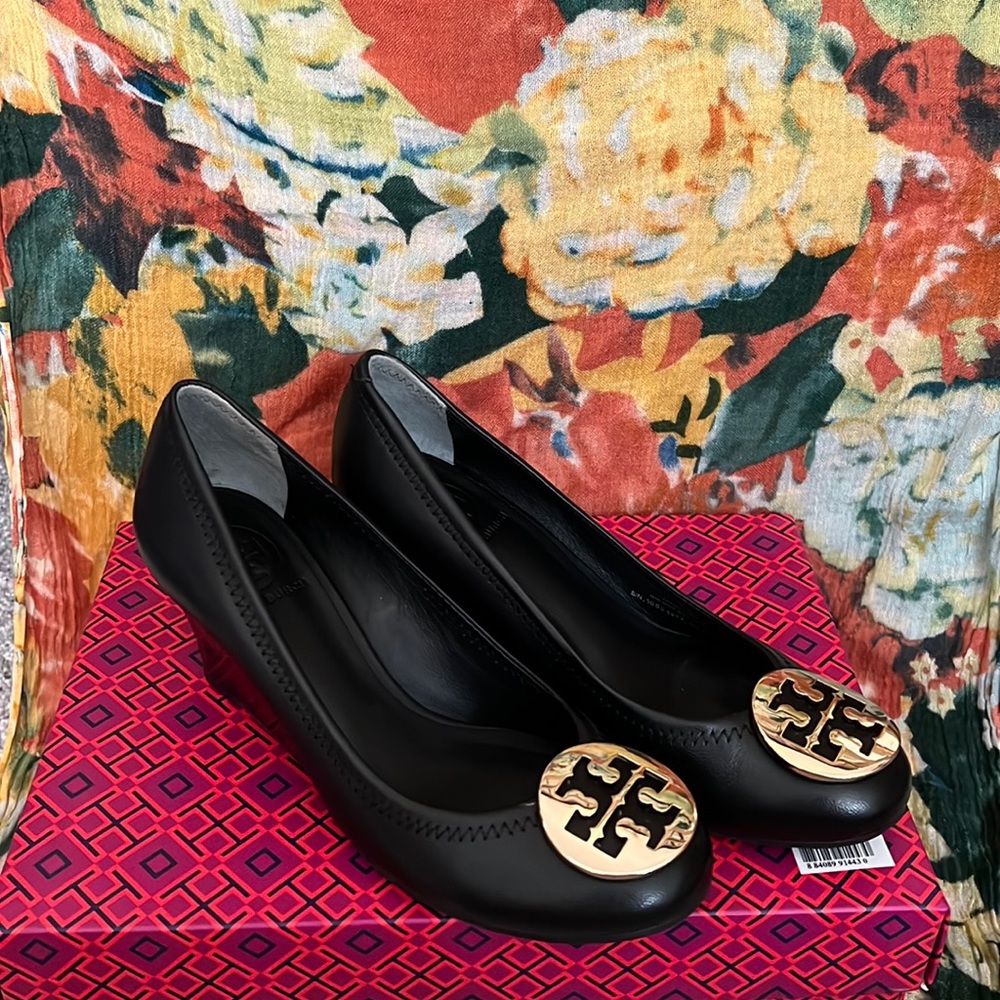 Tory Burch Sally Wedges with Gold Emblem! Brand New